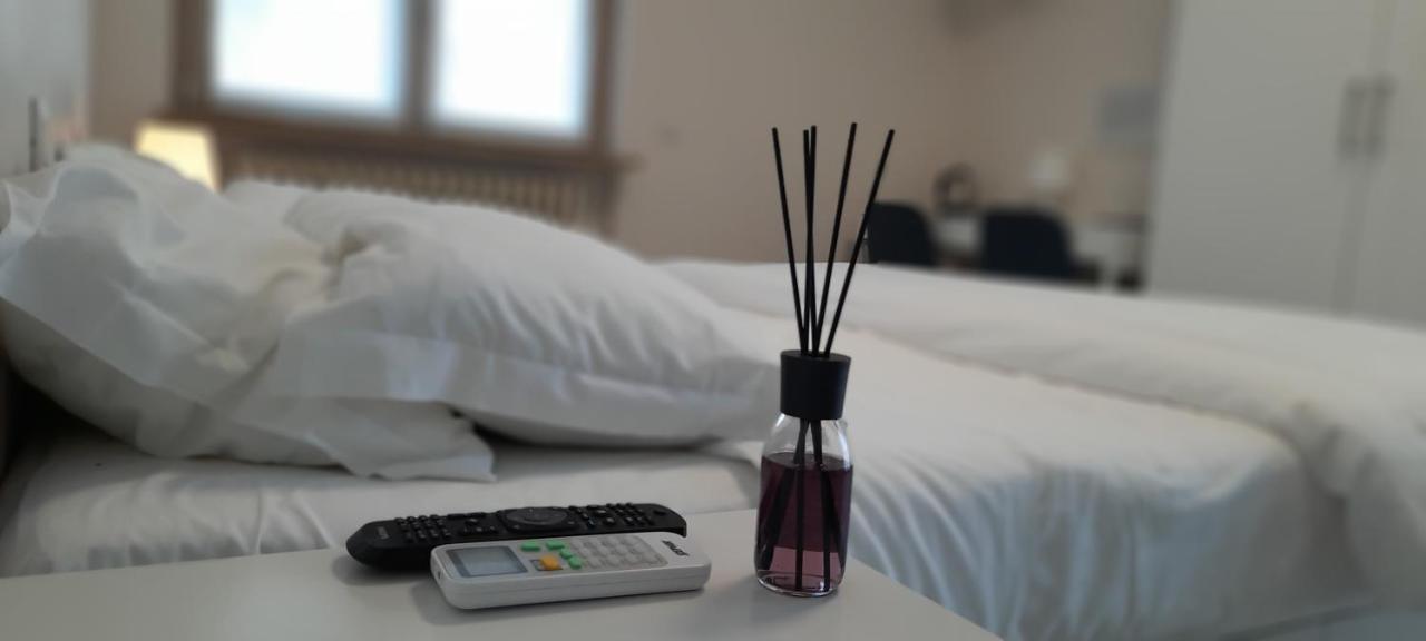 บีจี แอร์พอร์ต เฮาส์ กราสซอบบิโอ Hotel ภายนอก รูปภาพ