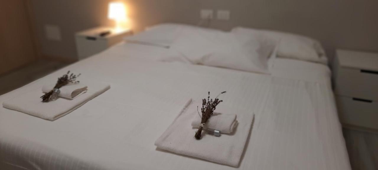 บีจี แอร์พอร์ต เฮาส์ กราสซอบบิโอ Hotel ภายนอก รูปภาพ